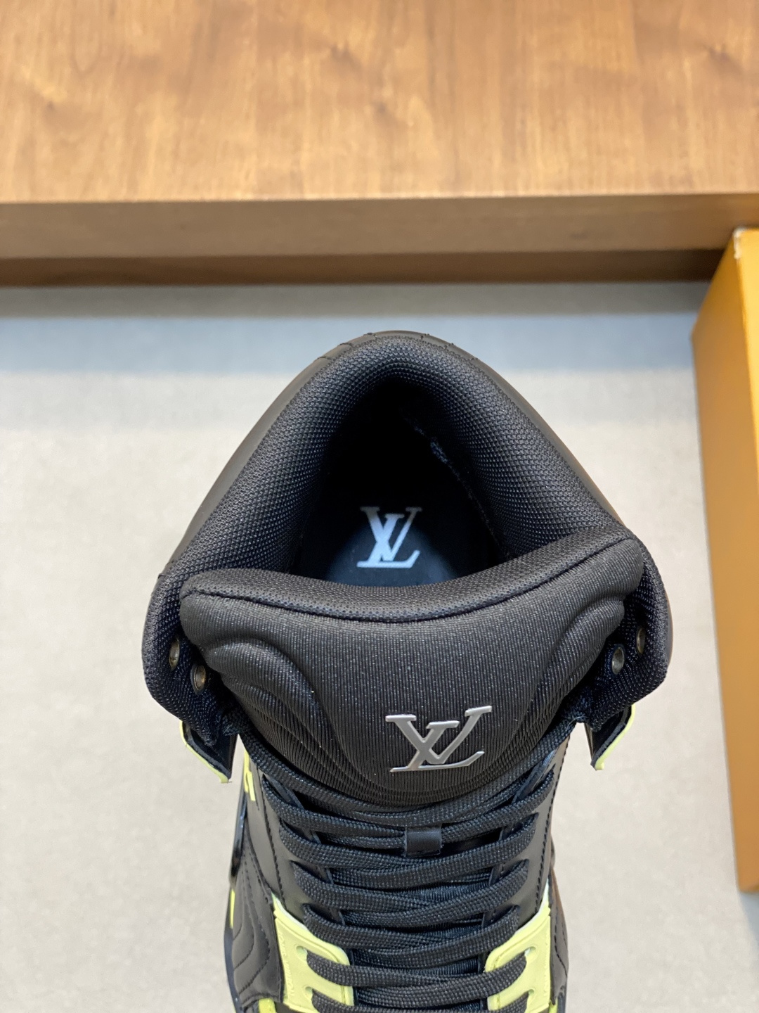 [Louis Vuitton] LV 루이비통 핸드메이드 패치워크 레더 하이탑 스니커즈 신발