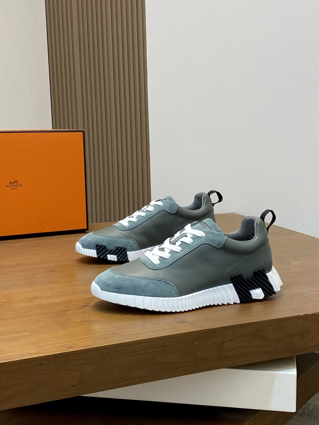 [Hermes] 에르메스 바운싱(Bouncing) 프리미엄 카프스킨 & 고트스킨 스니커즈 신발
