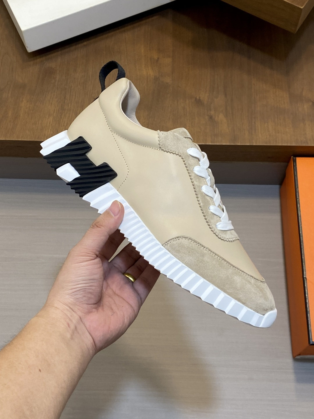 [Hermes] 에르메스 바운싱(Bouncing) 프리미엄 카프스킨 & 고트스킨 스니커즈 신발