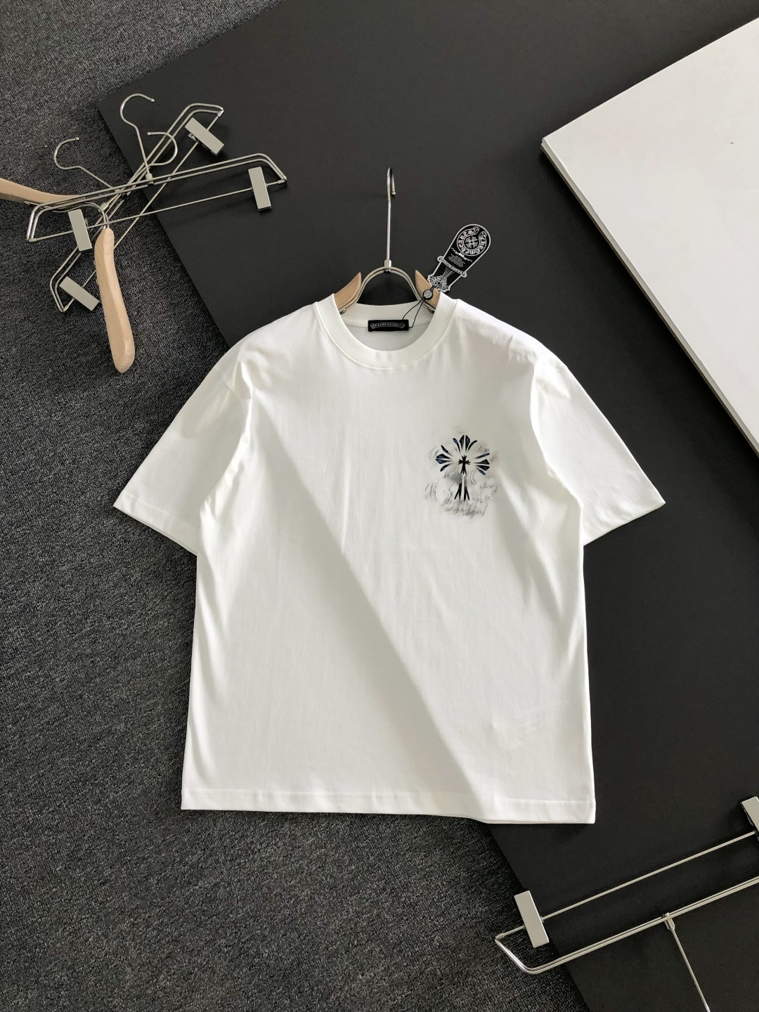 크롬하츠(CHROME HEARTS) 핸드드로잉 크로스 반팔 티셔츠 상의 의류