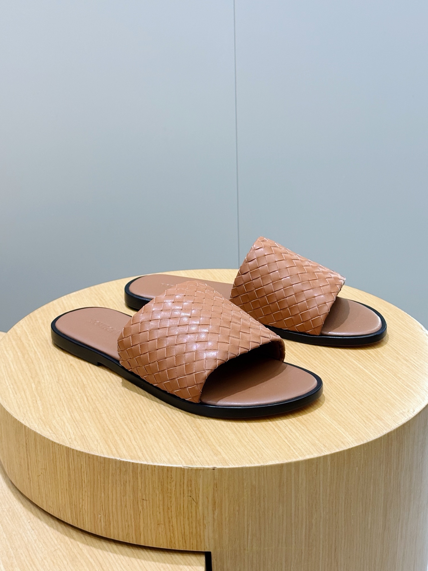 [Bottega Veneta] BV 보테가 베네타 맨즈 웨이브 Intrecciato 인트레치아토 레더 슬라이드 슬리퍼 신발