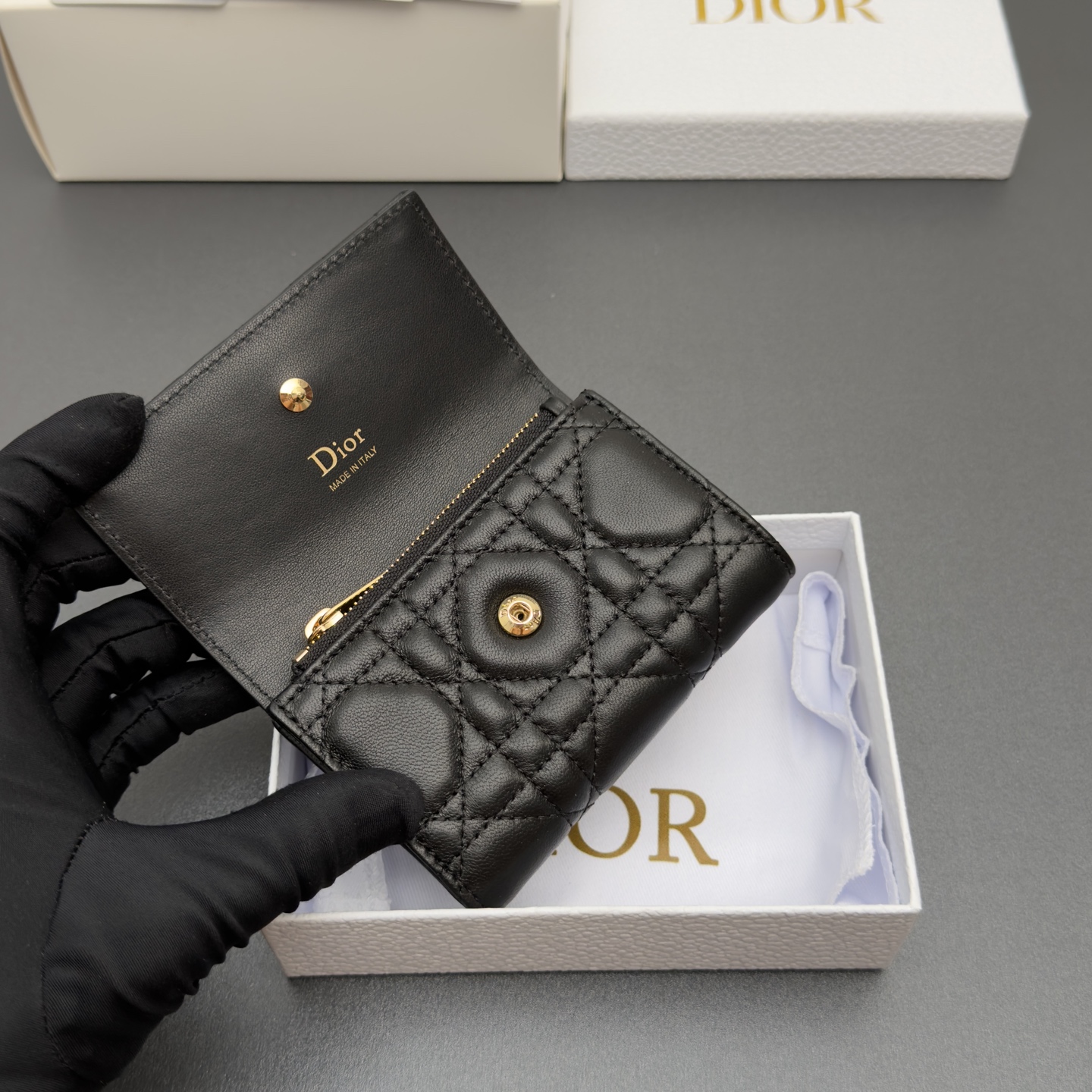[Dior] 디올 Lady Freesia 레이디 프리지아 까나쥬 램스킨 지퍼 미니 지갑 / S2607