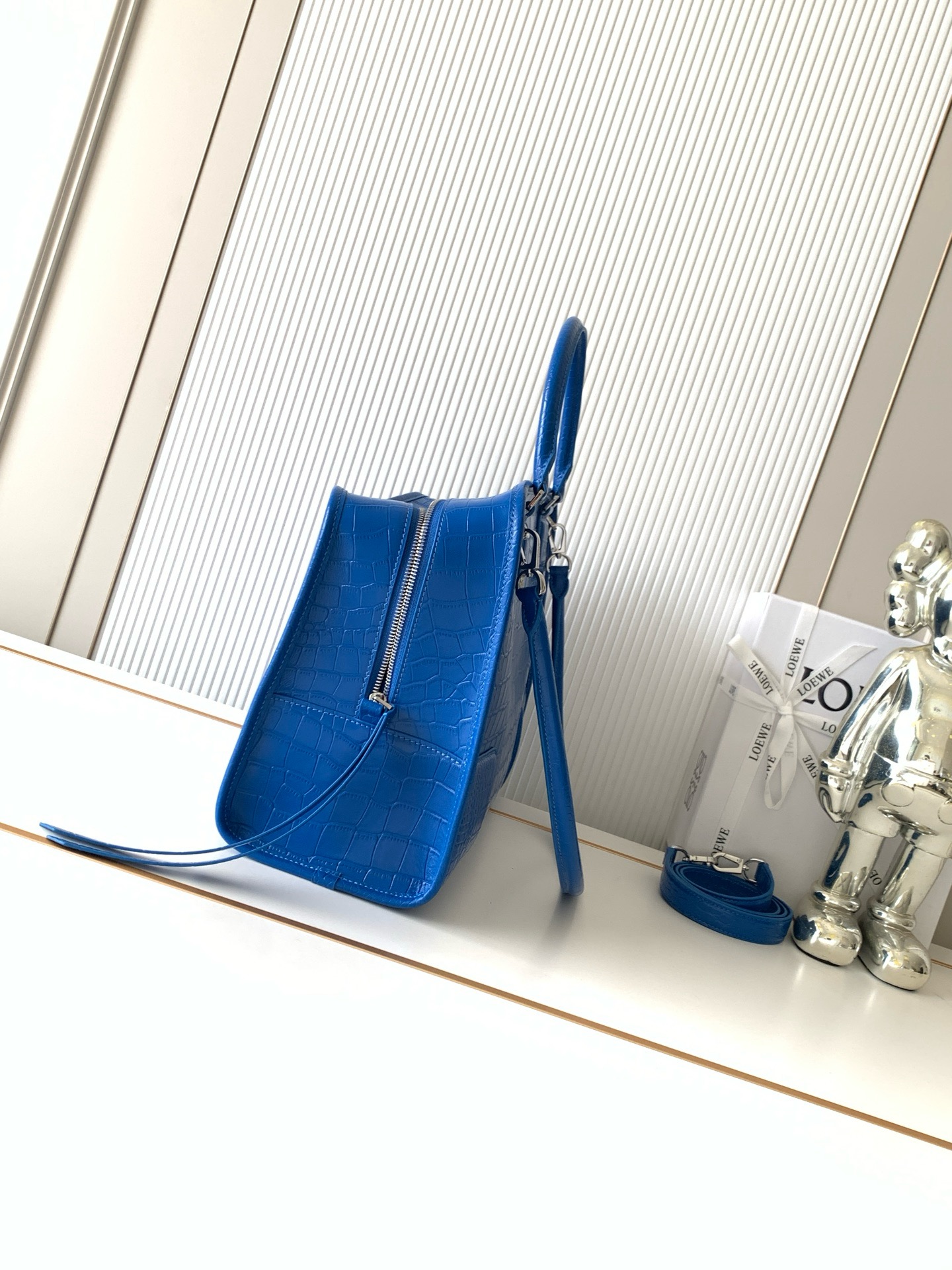 Loewe 로에베 아마조나(Amazona) 180 라지 핸드백 (블루/크로커다일 패턴) 가방