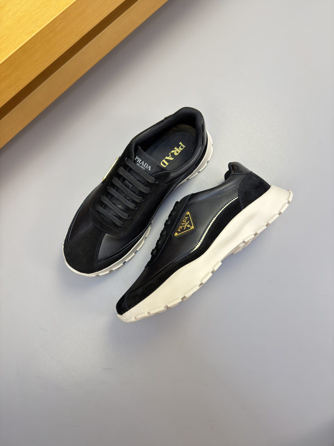 [Prada] 프라다 풀그레인 & 스웨이드 콤비 레더 스니커즈 신발