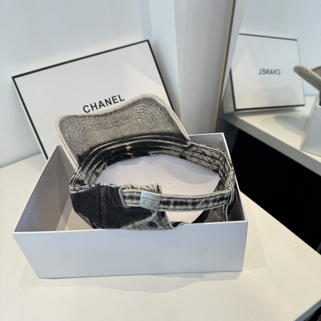 샤넬(CHANEL) 심플 볼캡 모자