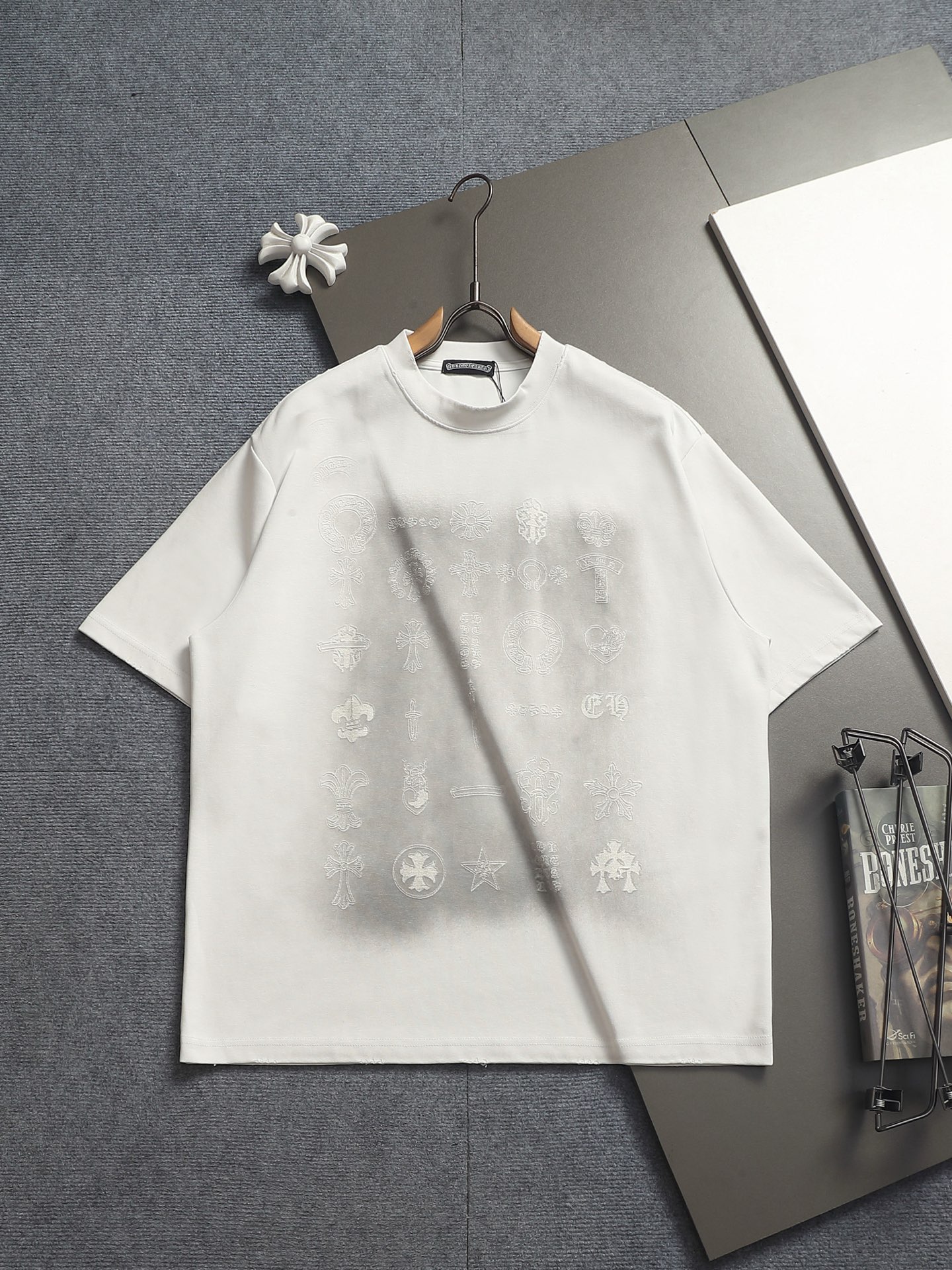 크롬하츠(CHROME HEARTS) 자수 워싱 반팔 티셔츠 상의 의류