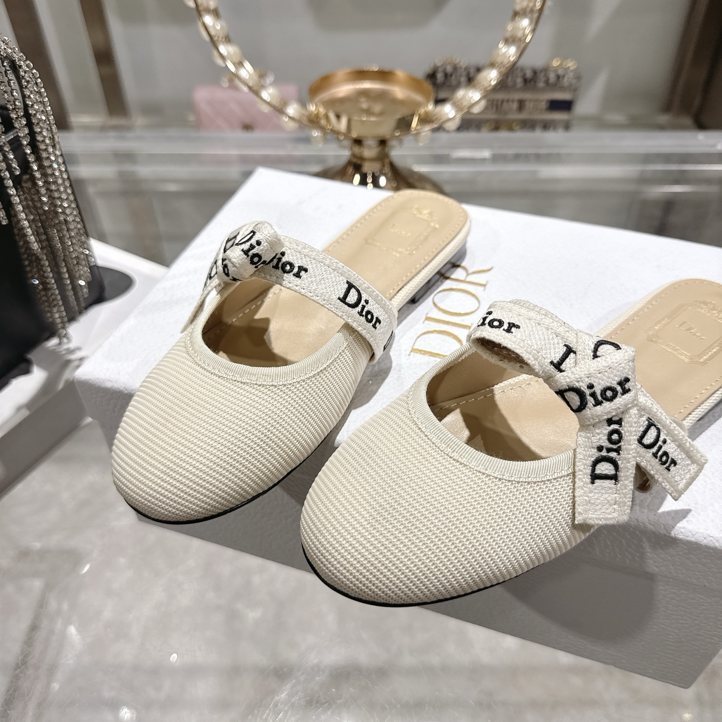 디올(DIOR) 리본 스트랩 메리제인 슬리퍼 신발