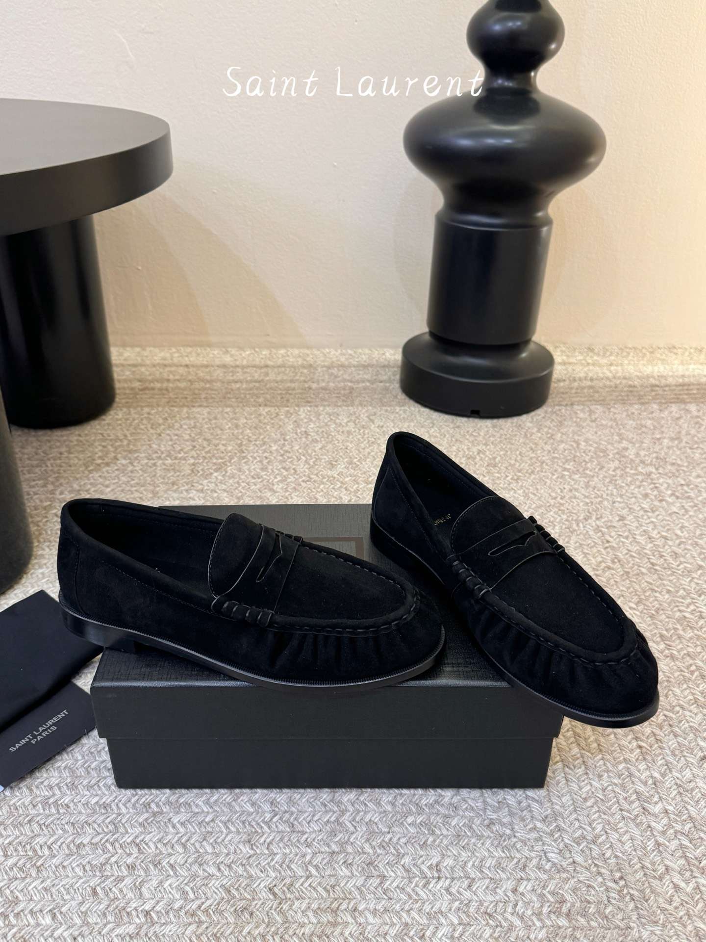 생로랑(SAINT LAURENT) 카프 레더 페니 로퍼 신발