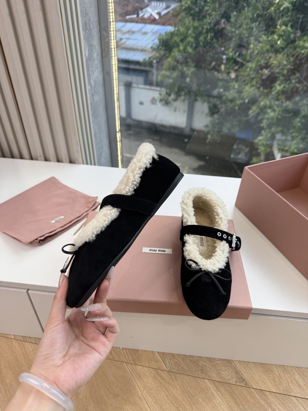미우미우(MIU MIU) 털신 메리제인 발레 플랫 신발