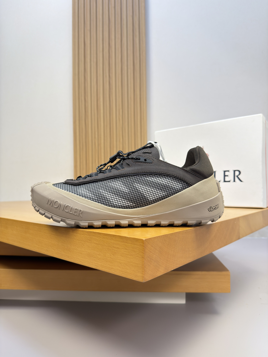 [Moncler] 몽클레어 몽클레르 프리미엄 나파 & 히트컷 'M' 메쉬 콤비 스니커즈 신발