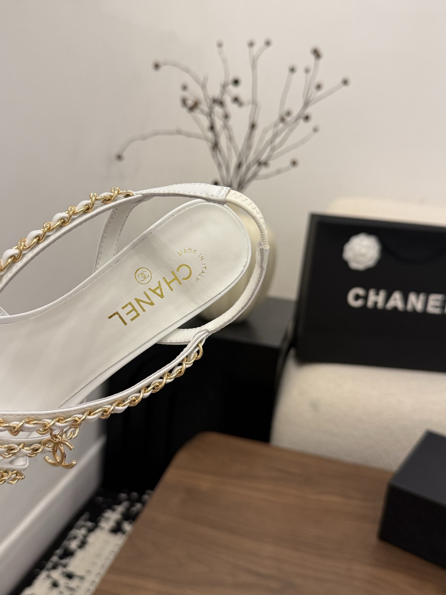 샤넬(CHANEL) 체인 스트랩 하이힐 샌들 신발