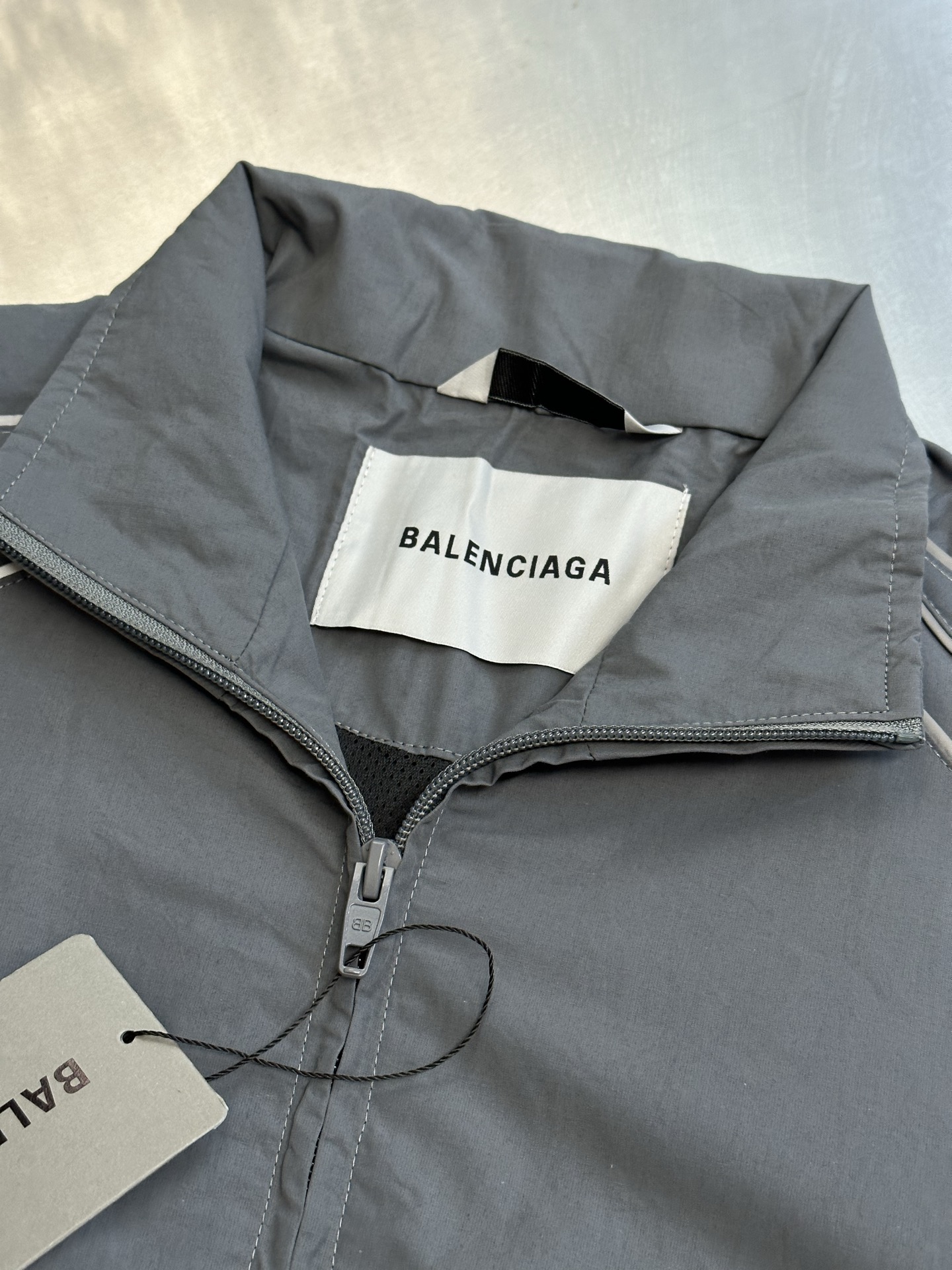 발렌시아가(BALENCIAGA) 리플렉티브 파이핑 나일론 트랙 재킷 상의 의류