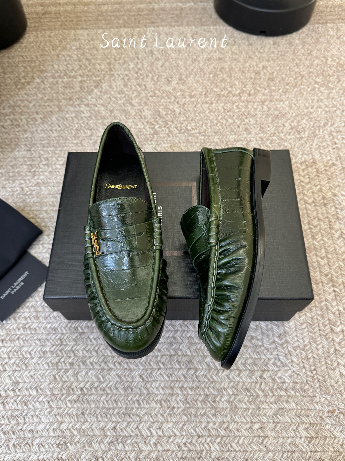 생로랑(SAINT LAURENT) 카프 레더 페니 로퍼 신발