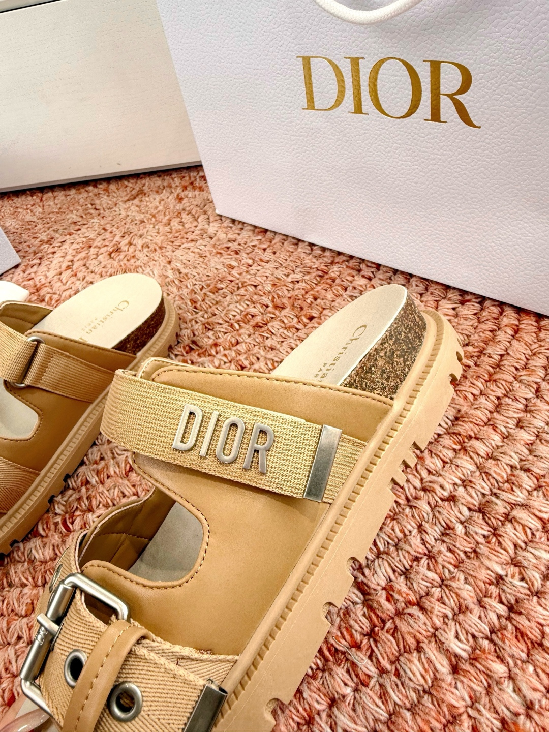 디올(DIOR) CD 버클 슬리퍼 신발