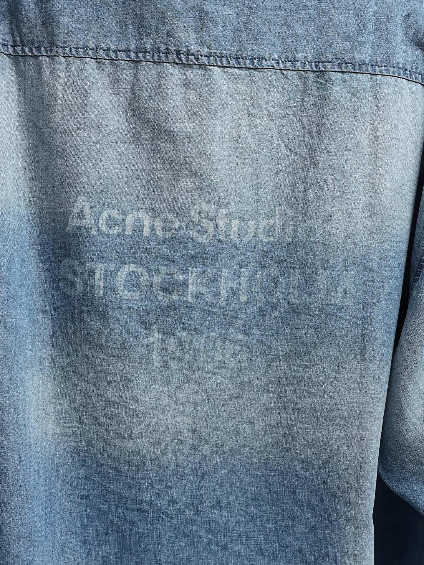 아크네 스튜디오(ACNE STUDIOS) 로고 버튼 빈티지 반팔 셔츠 상의 의류
