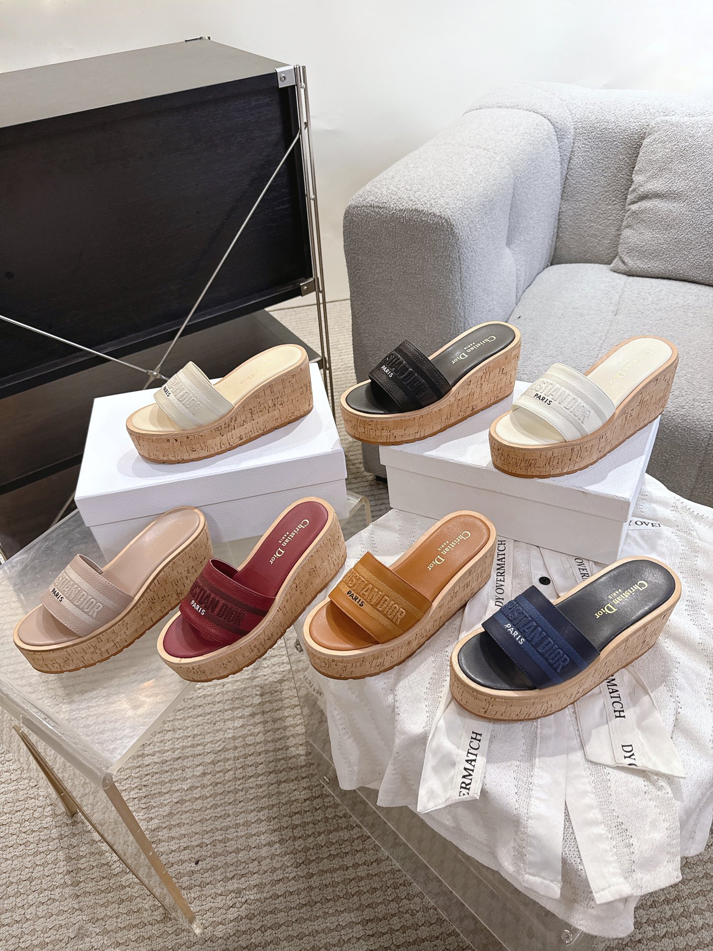 디올(DIOR) 로고 자수 플랫폼 웨지 슬리퍼 신발