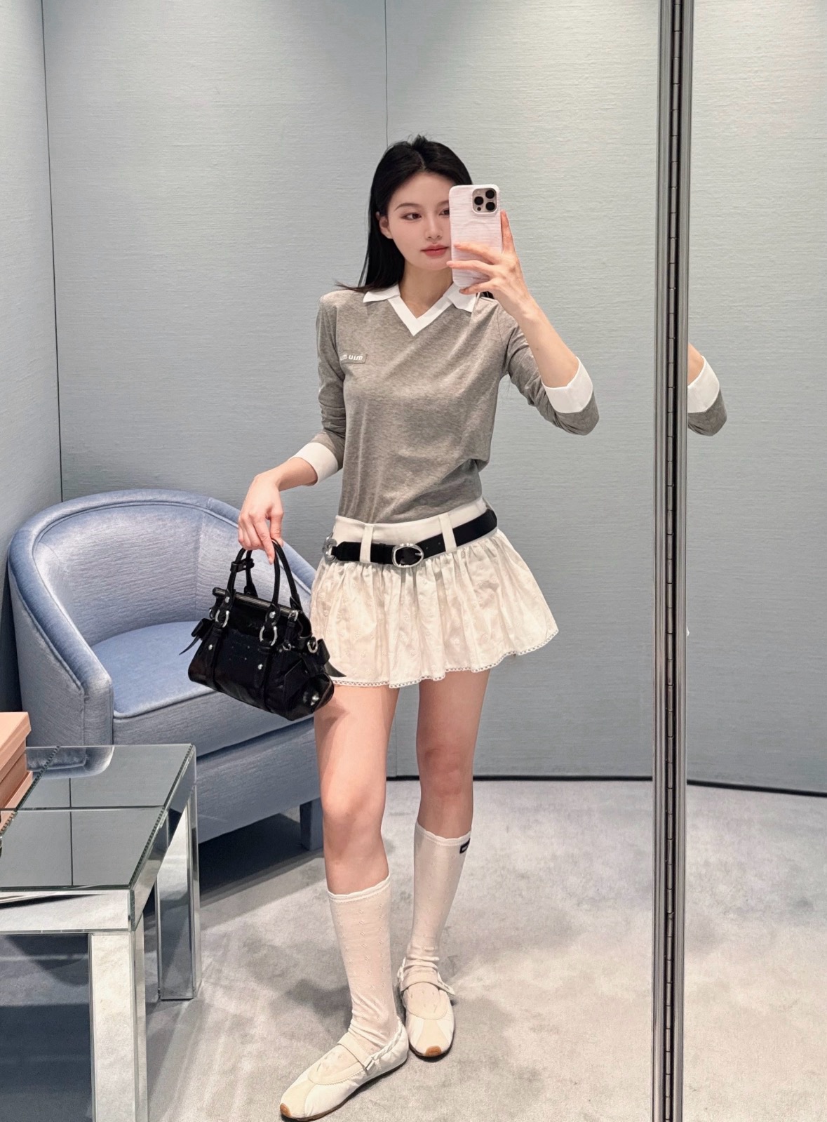 미우미우(MIU MIU) 배색 폴로 칼라 크롭 긴팔 티셔츠 상의 의류