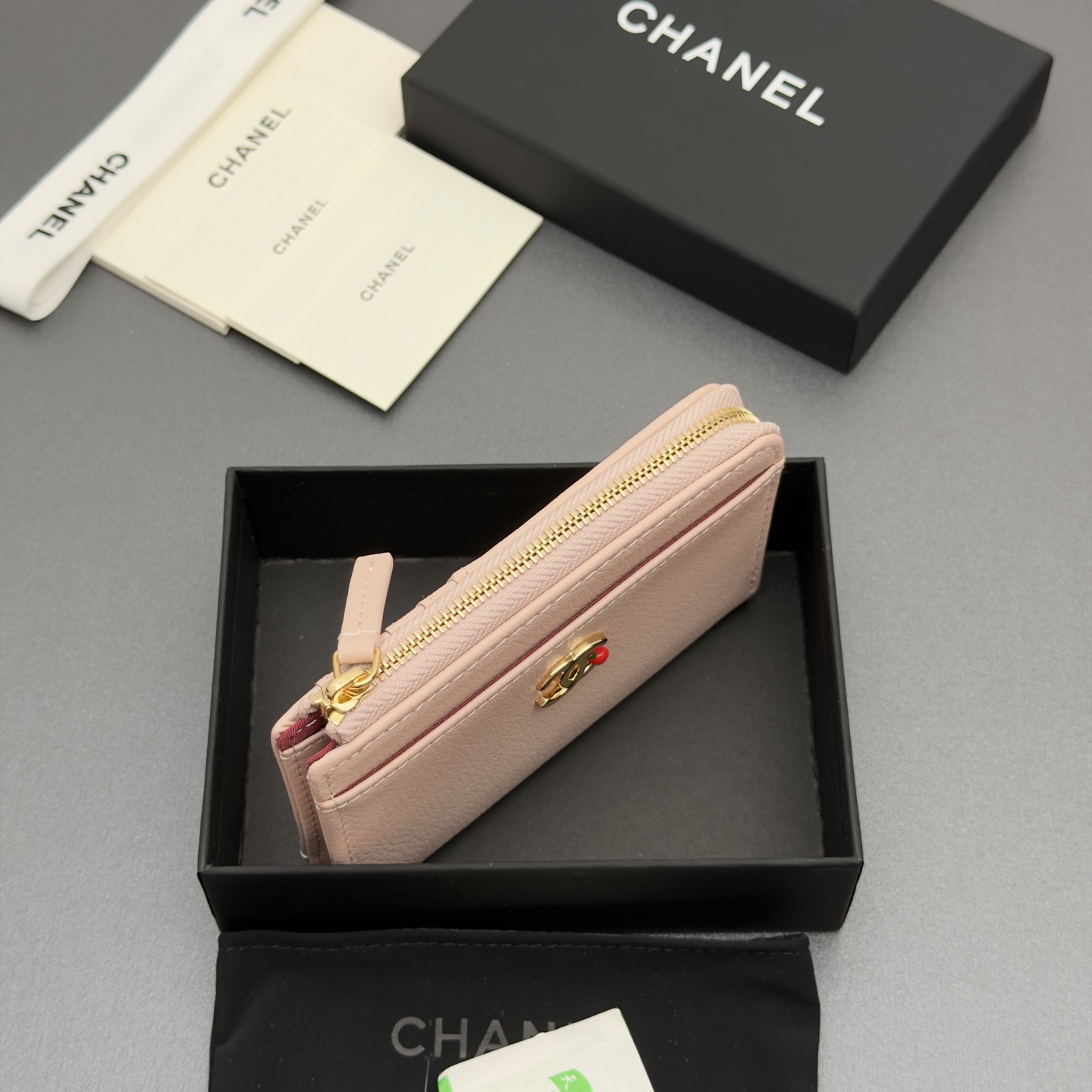 [Chanel] 샤넬 메탈 로고 지퍼 카드/코인 지갑