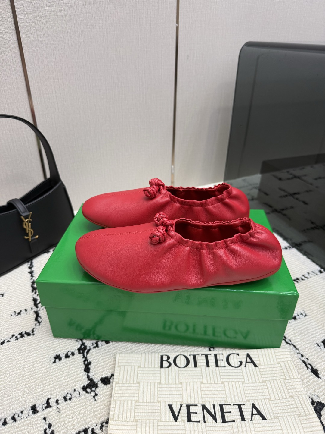 보테가 베네타(BOTTEGA VENETA) 인트레치아토 발레리나 플랫 신발