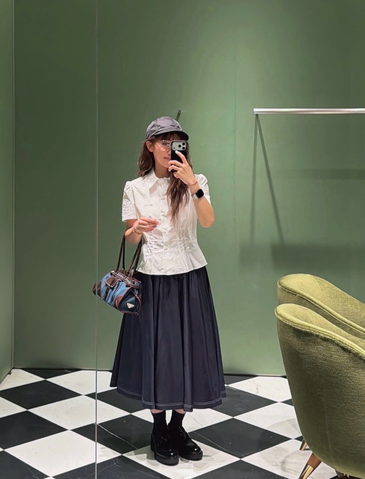 PRADA 프라다 26SS 네이비 콘트라스트 스티치 미디 스커트 치마 의류