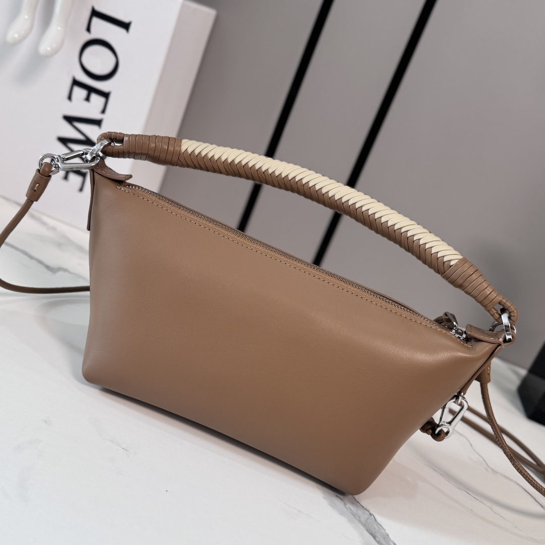 LOEWE 로에베 미니 소프트 나파 카프스킨 cala 칼라 백 가방 / 262616