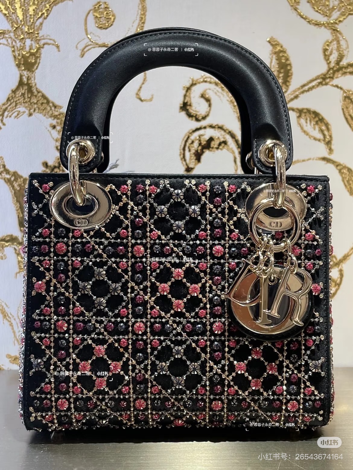 Dior 디올 레이디 디올(Lady Dior) 스몰 4구 핸드백 (블랙 비즈 자수) 가방