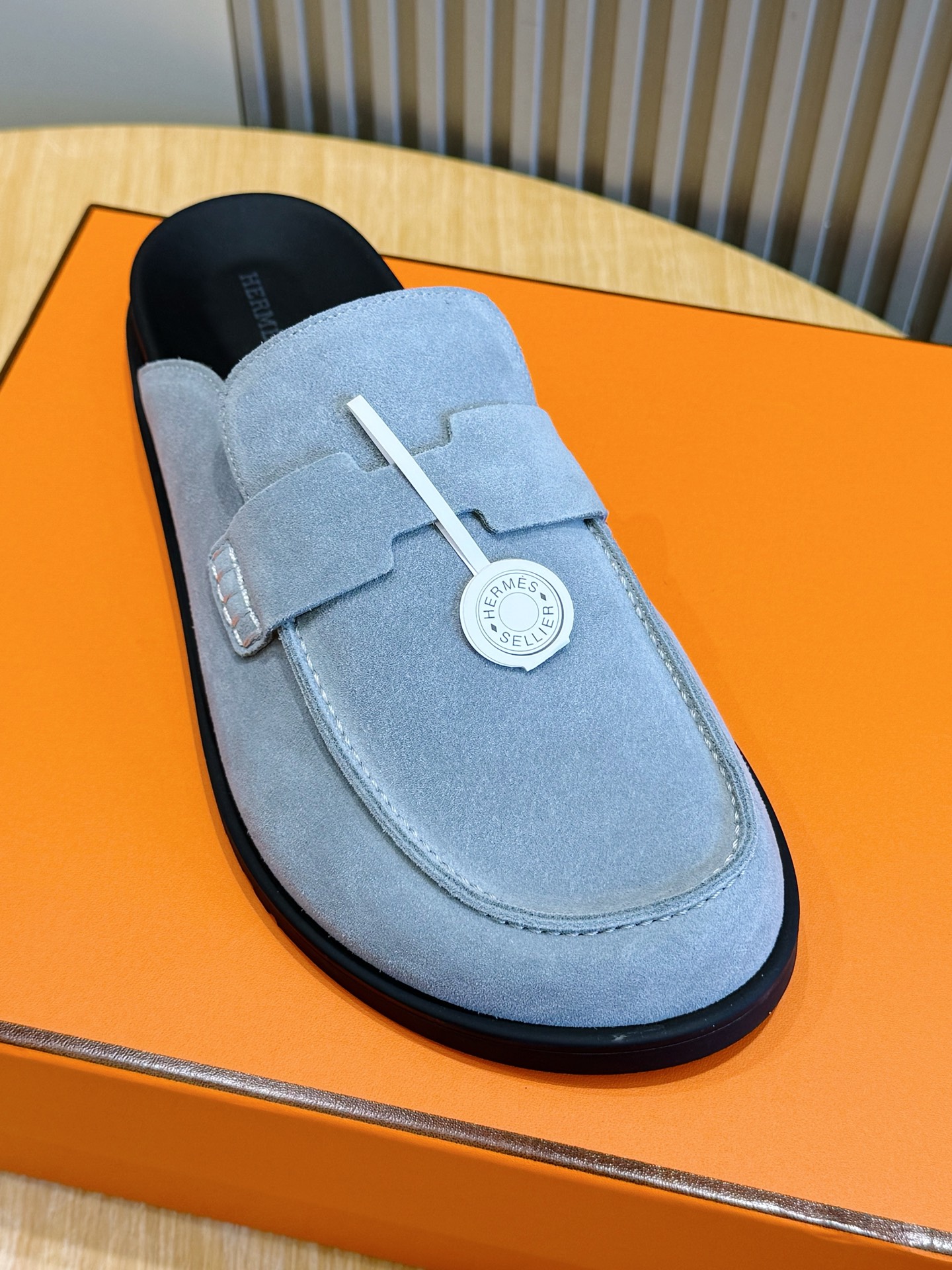 Hermes 에르메스 H 로고 스웨이드 뮬 슬리퍼 신발