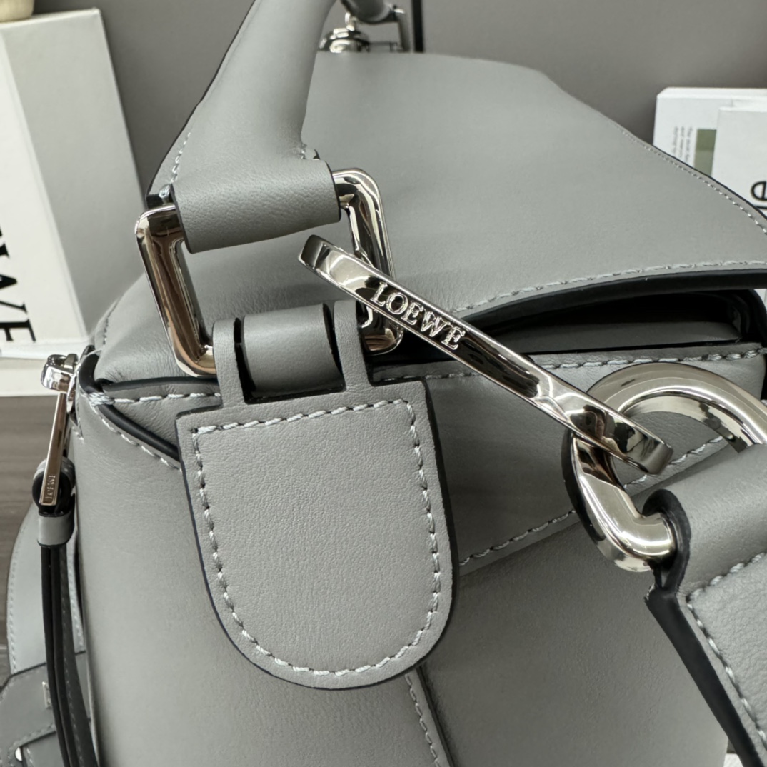 Loewe Puzzle Edge 로에베 퍼즐 라지 백 가방