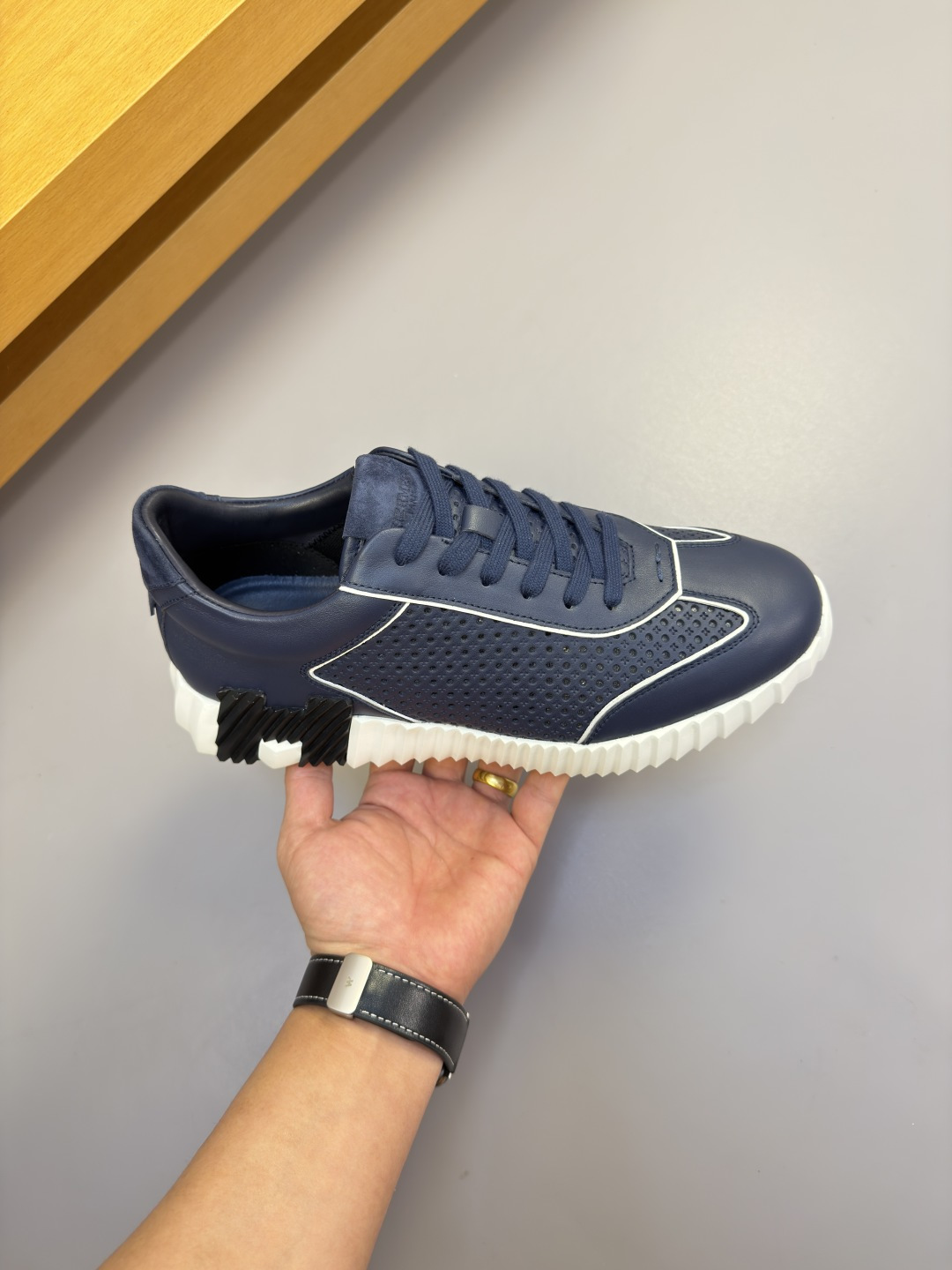 [Hermes] 에르메스 나파 다이아몬드 퍼포레이티드 & 스웨이드 콤비 스니커즈 신발