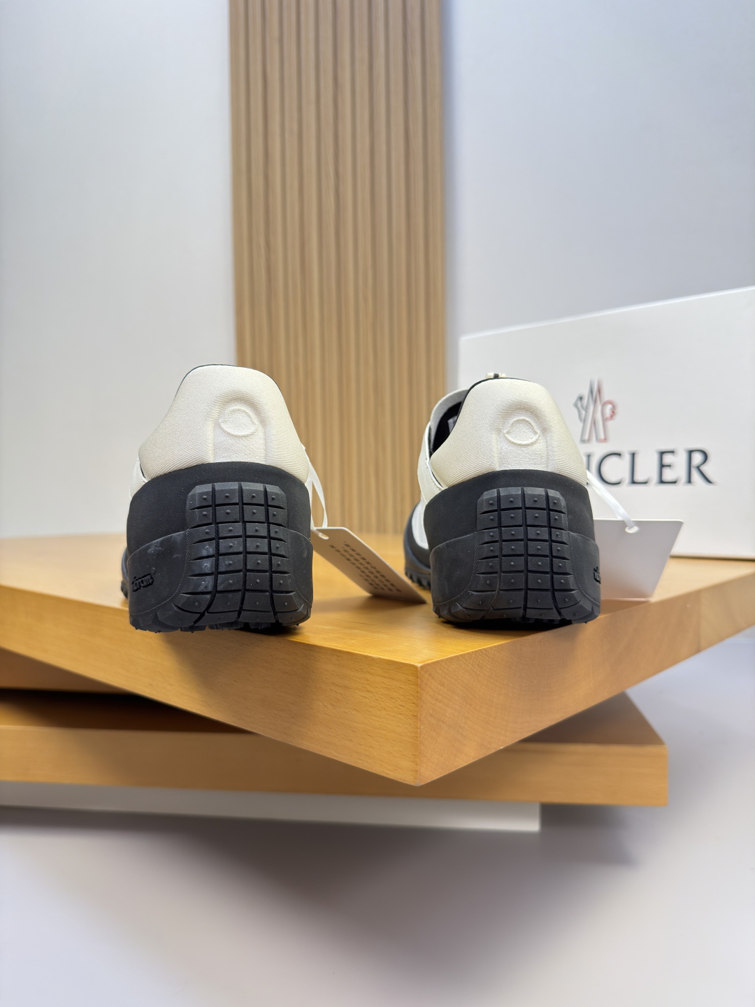 [Moncler] 몽클레어 몽클레르 프리미엄 나파 & 히트컷 'M' 메쉬 콤비 스니커즈 신발