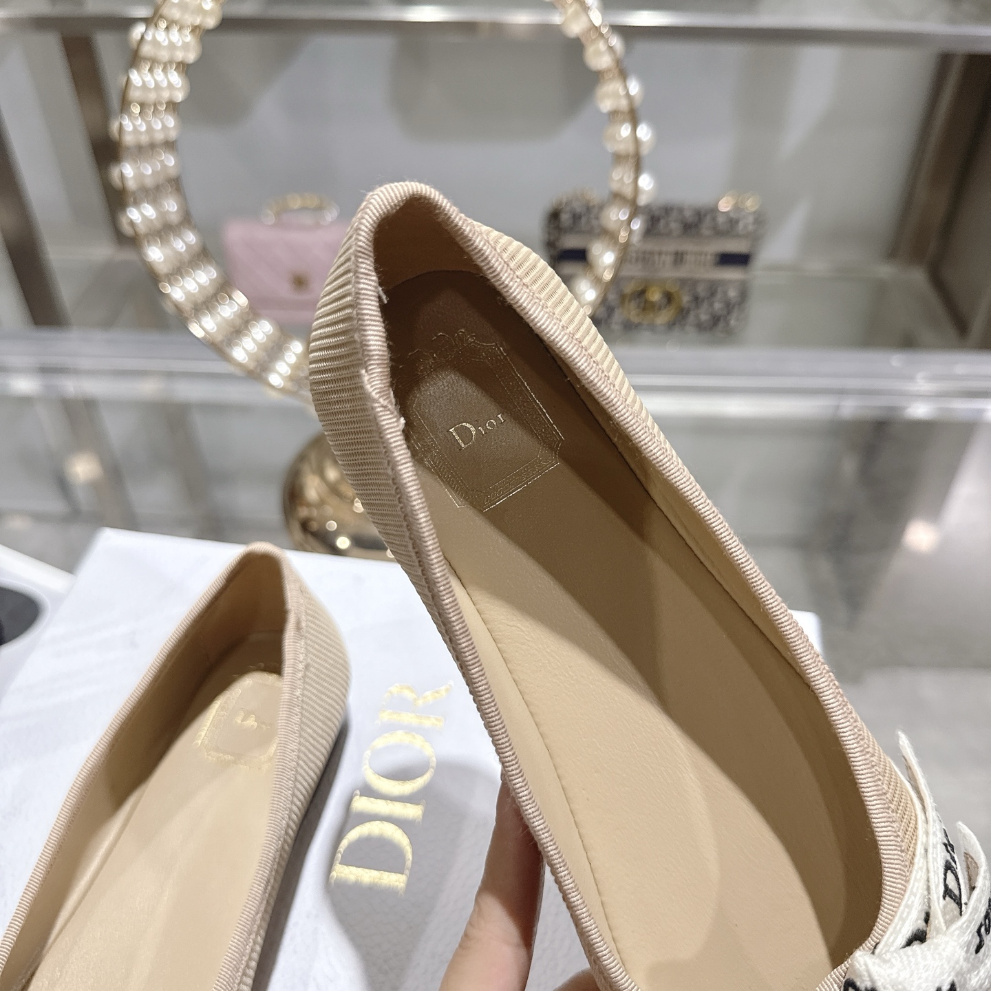 디올(DIOR) 리본 스트랩 메리제인 플랫슈즈 신발