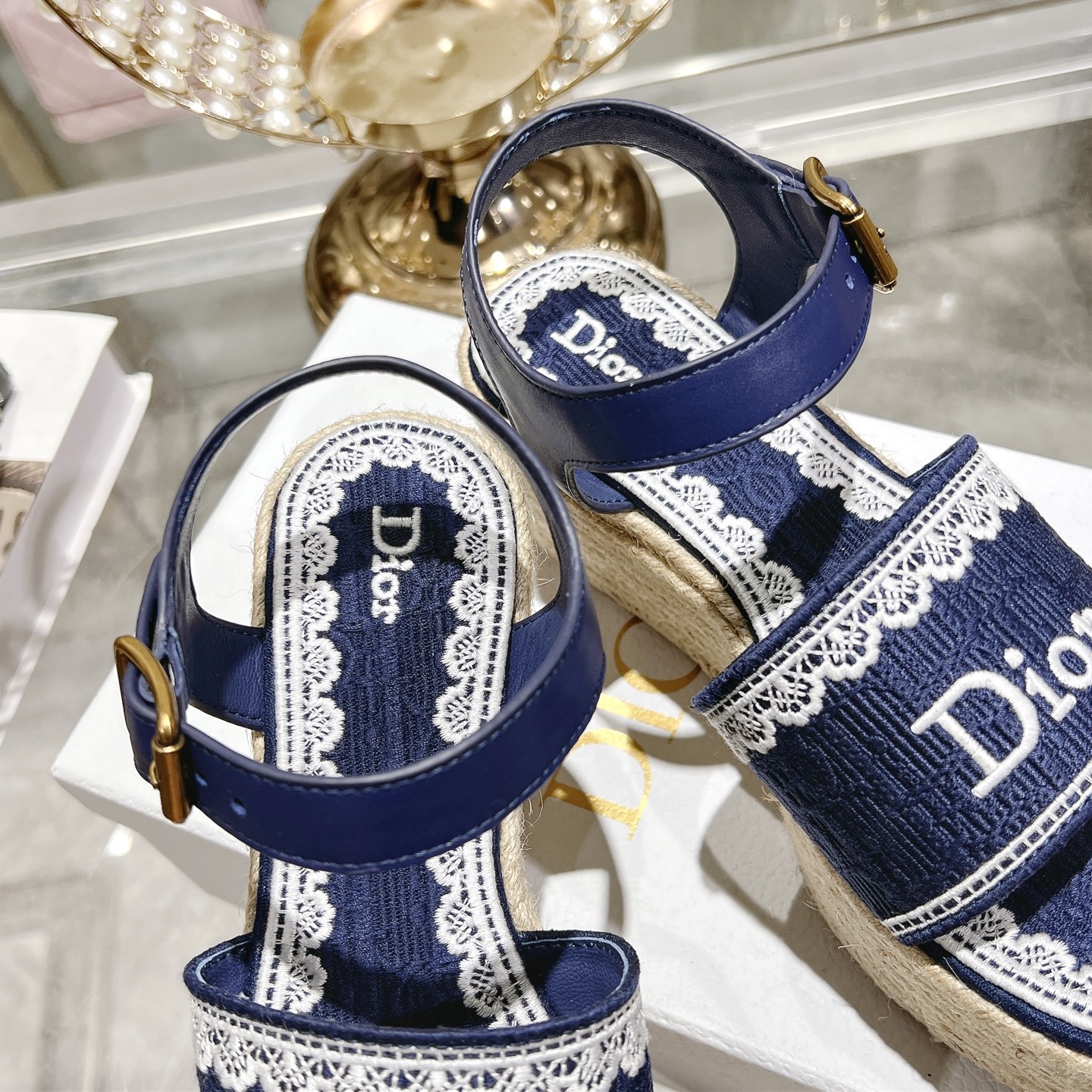 디올(DIOR) Dway 로고 자수 에스파드류 웨지 샌들 신발