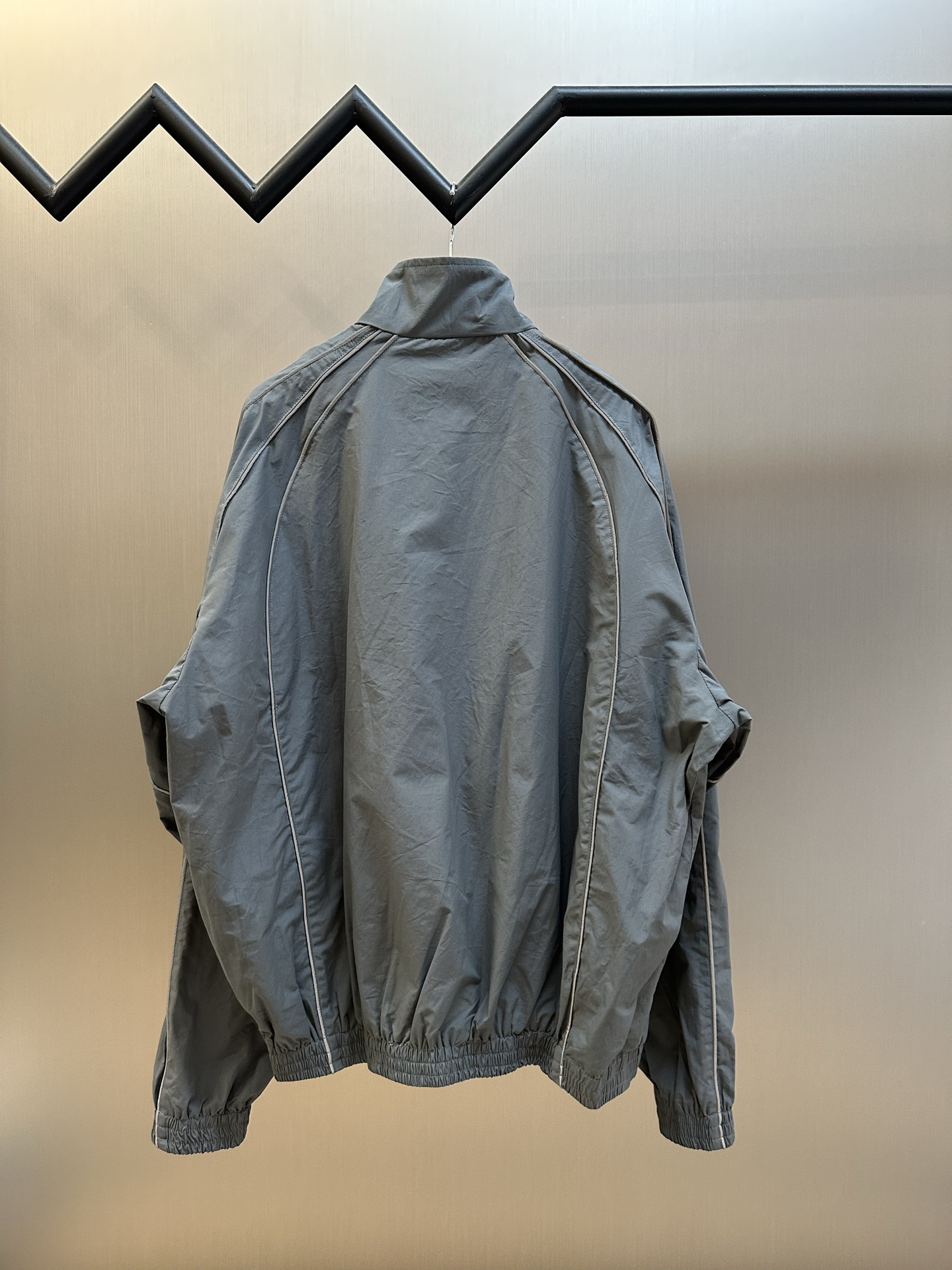 발렌시아가(BALENCIAGA) 리플렉티브 파이핑 나일론 트랙 재킷 상의 의류