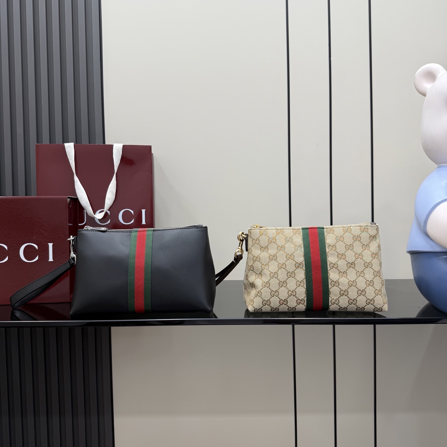 [Gucci] 구찌 26SS GG 캔버스 웹 파우치 클러치 백 가방