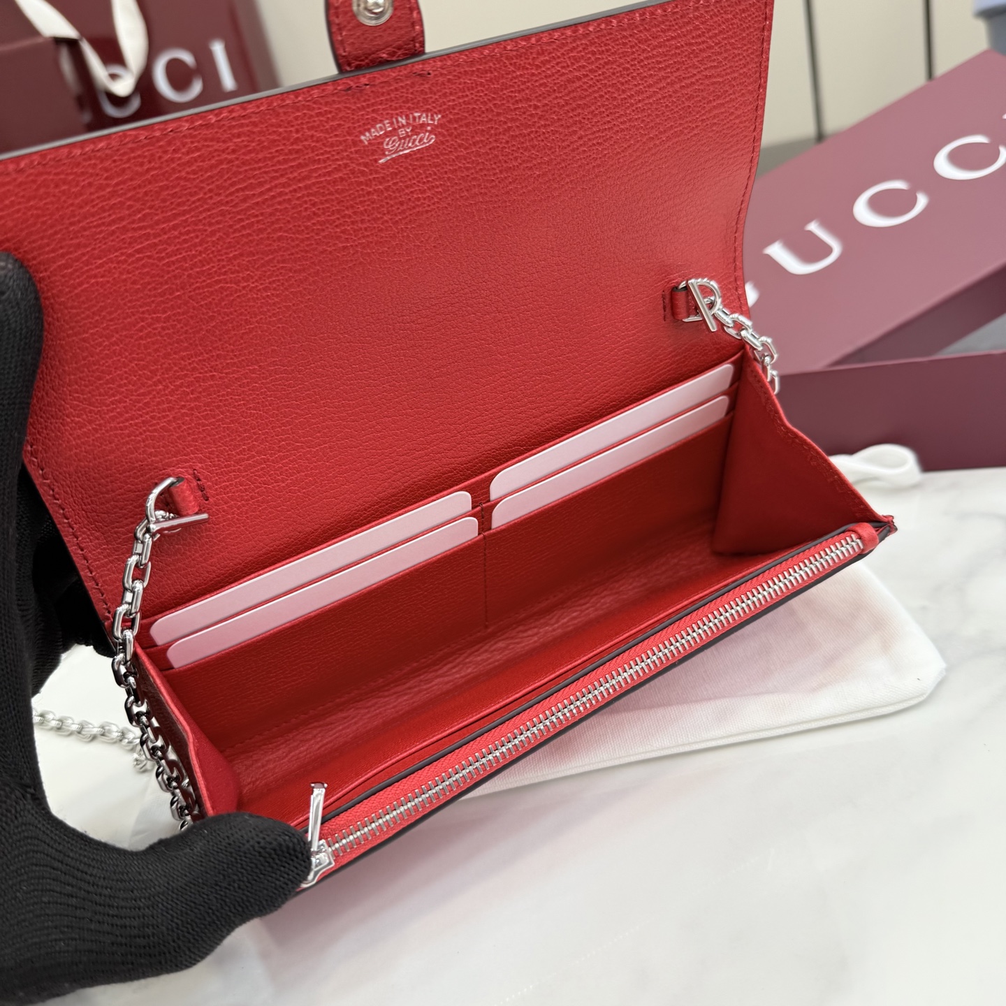 [Gucci] 구찌 26SS Jackie 재키 1961 레더 체인 월렛 (WOC - 브라이트 레드) 지갑