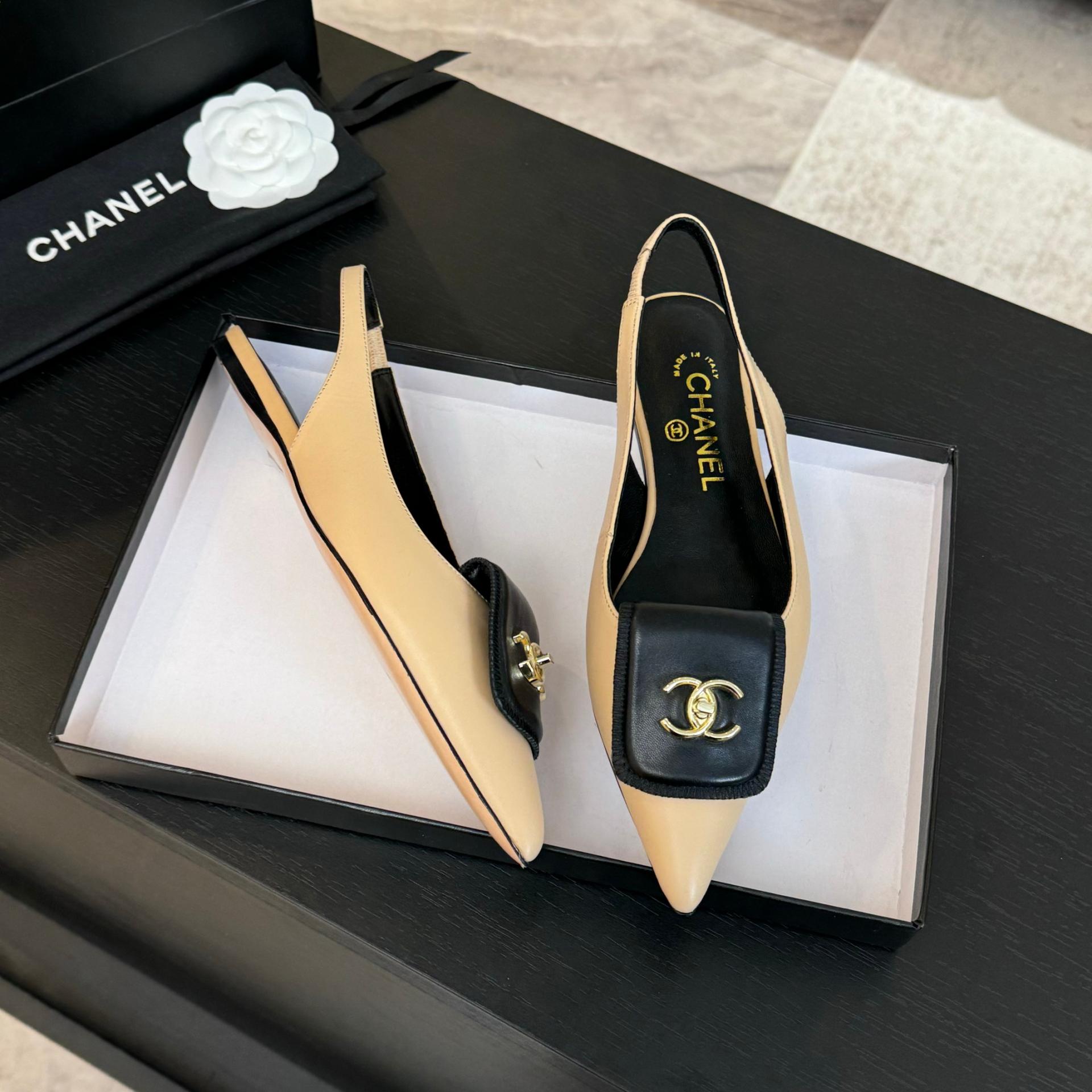 샤넬(CHANEL) 포인티드 슬링백 샌들 신발