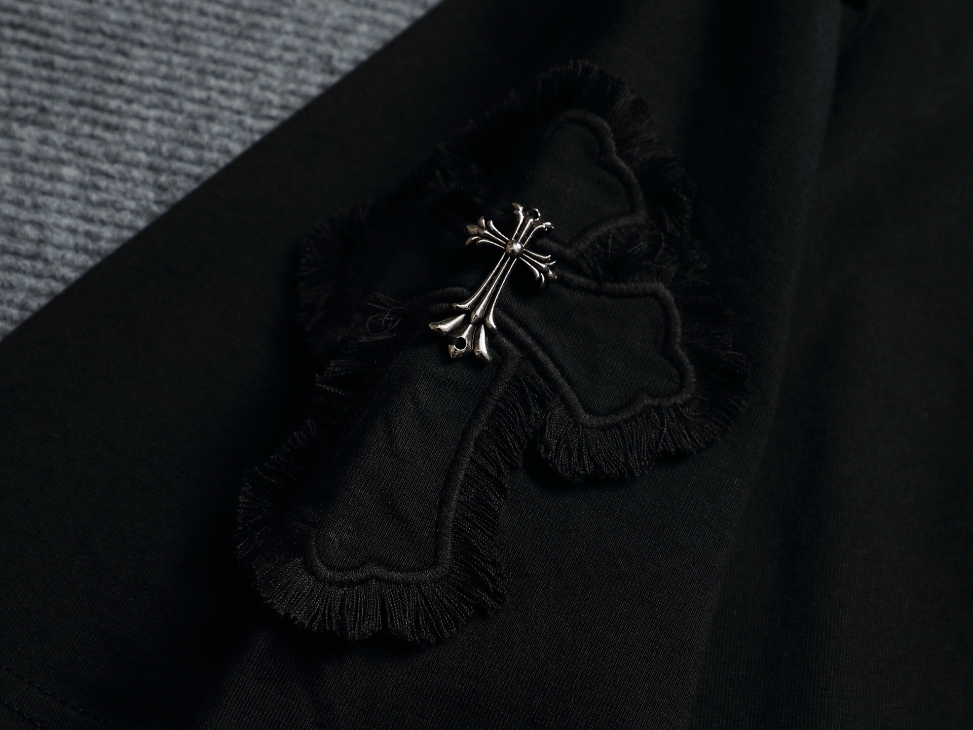 크롬하츠(CHROME HEARTS) 크로스 패치 자수 반팔 티셔츠 상의 의류