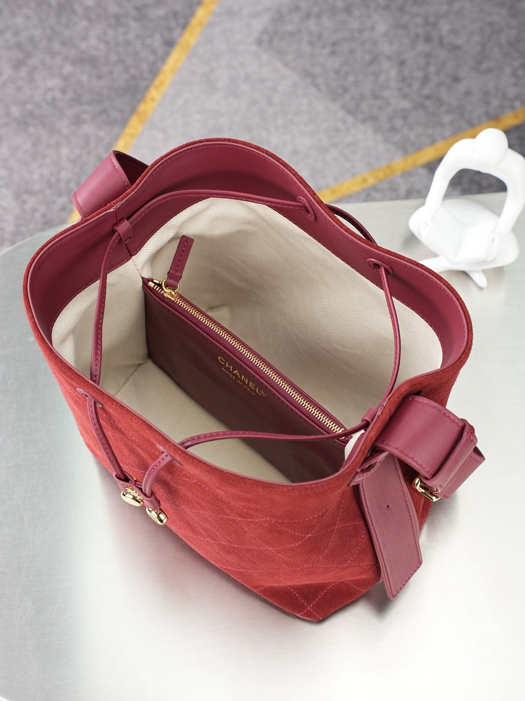 CHANEL 샤넬 26B 스웨이드 버킷백 (라지) 가방 / 6584