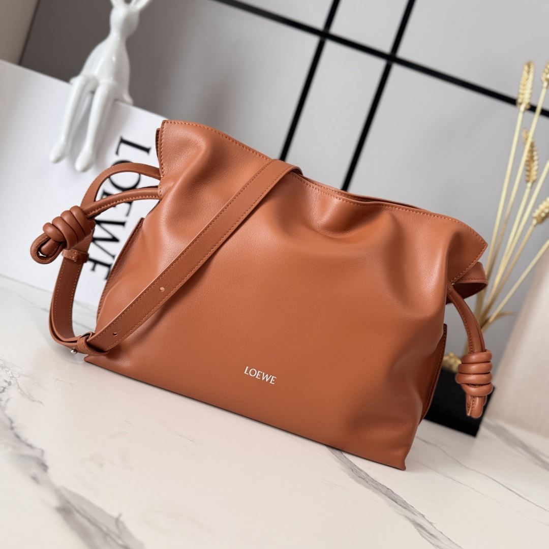 LOEWE 로에베 Flamenco 플라멩코 나파 카프스킨 숄더/클러치백 (미디엄) 가방 / 262386