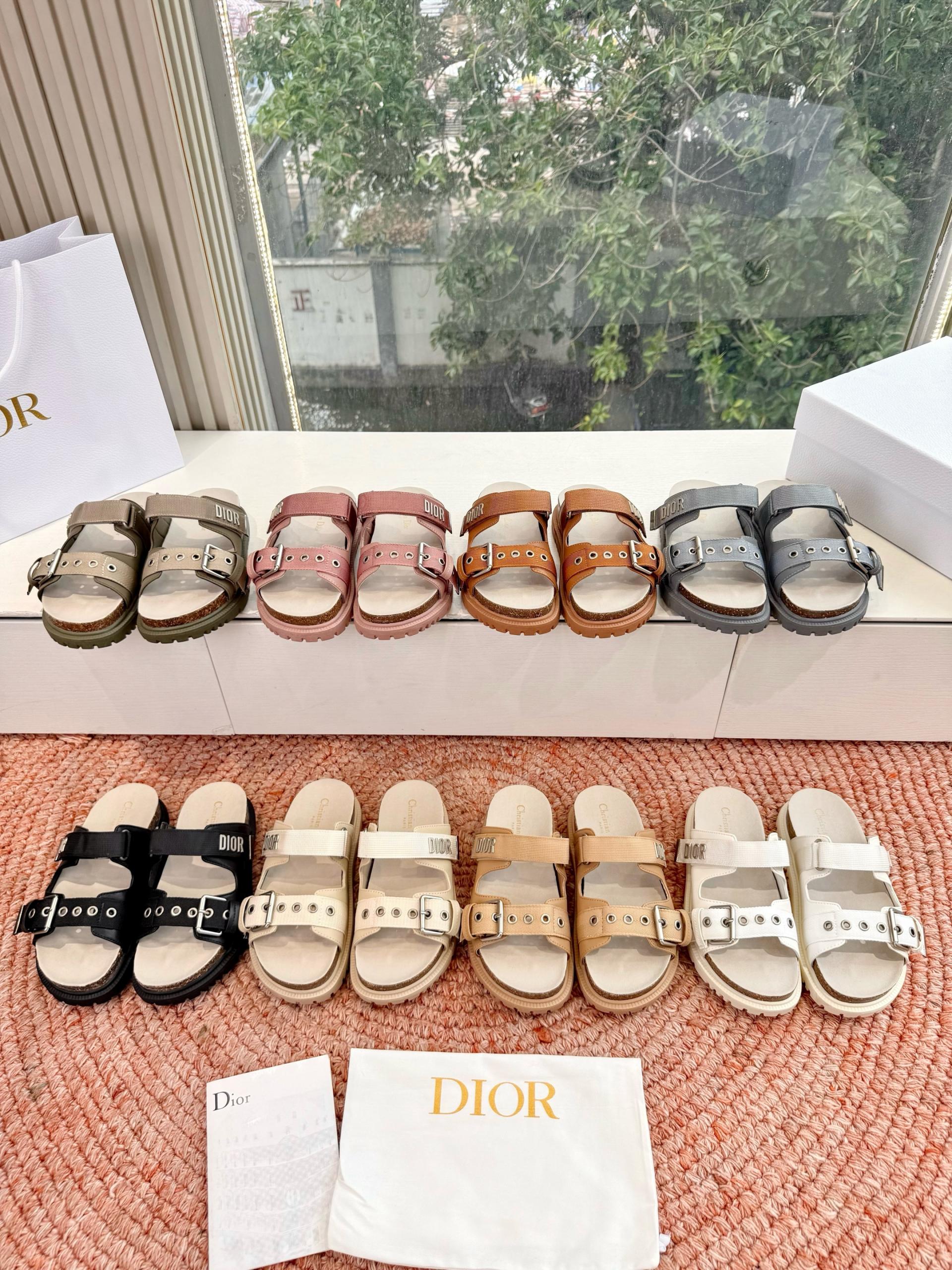 디올(DIOR) CD 버클 슬리퍼 신발