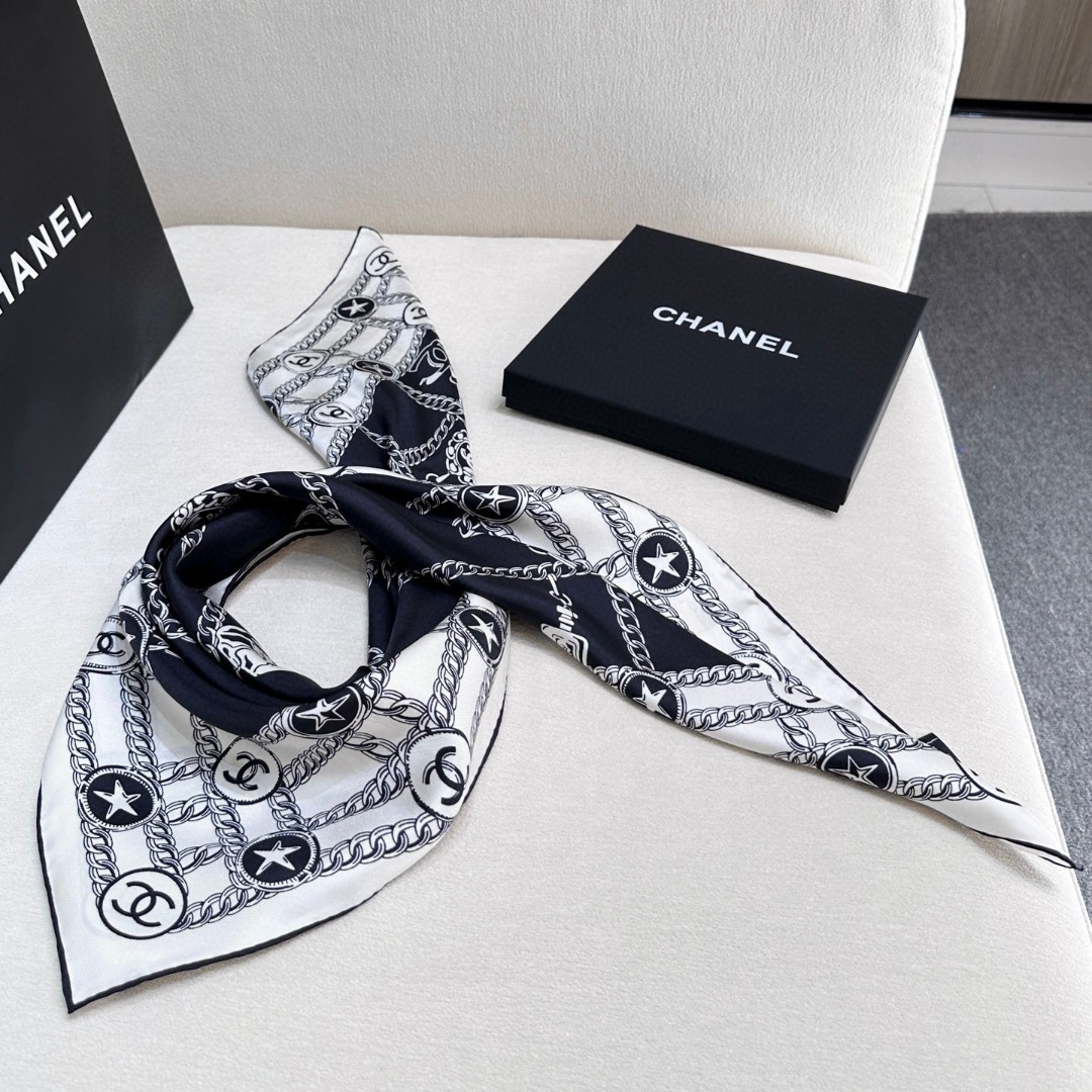 샤넬(CHANEL) 트윌 실크 스퀘어 목도리 스카프