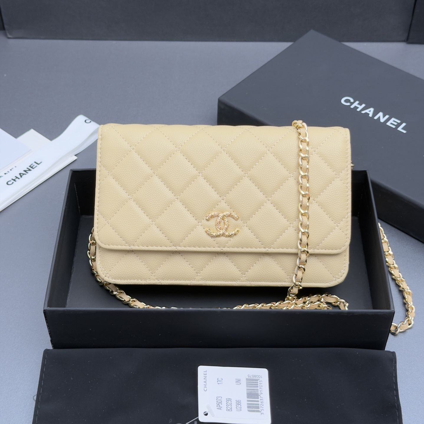 [Chanel] 샤넬 26SS 캐비어 멀티 젬스톤 체인 아코디언 플랩백 (WOC) 가방