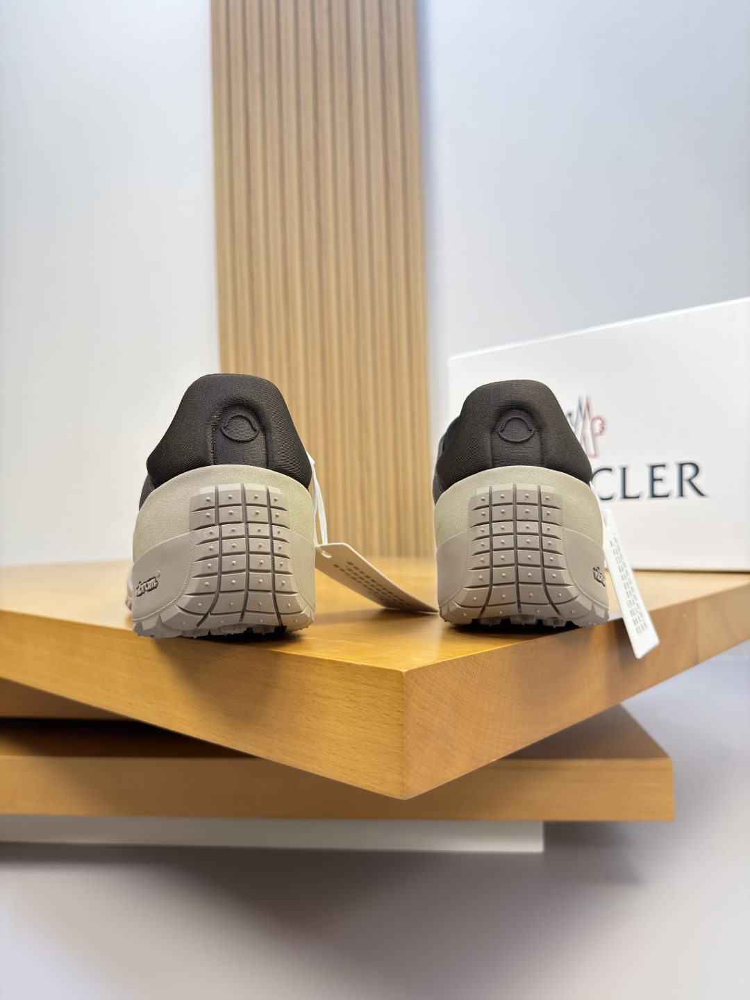 [Moncler] 몽클레어 몽클레르 프리미엄 나파 & 히트컷 'M' 메쉬 콤비 스니커즈 신발