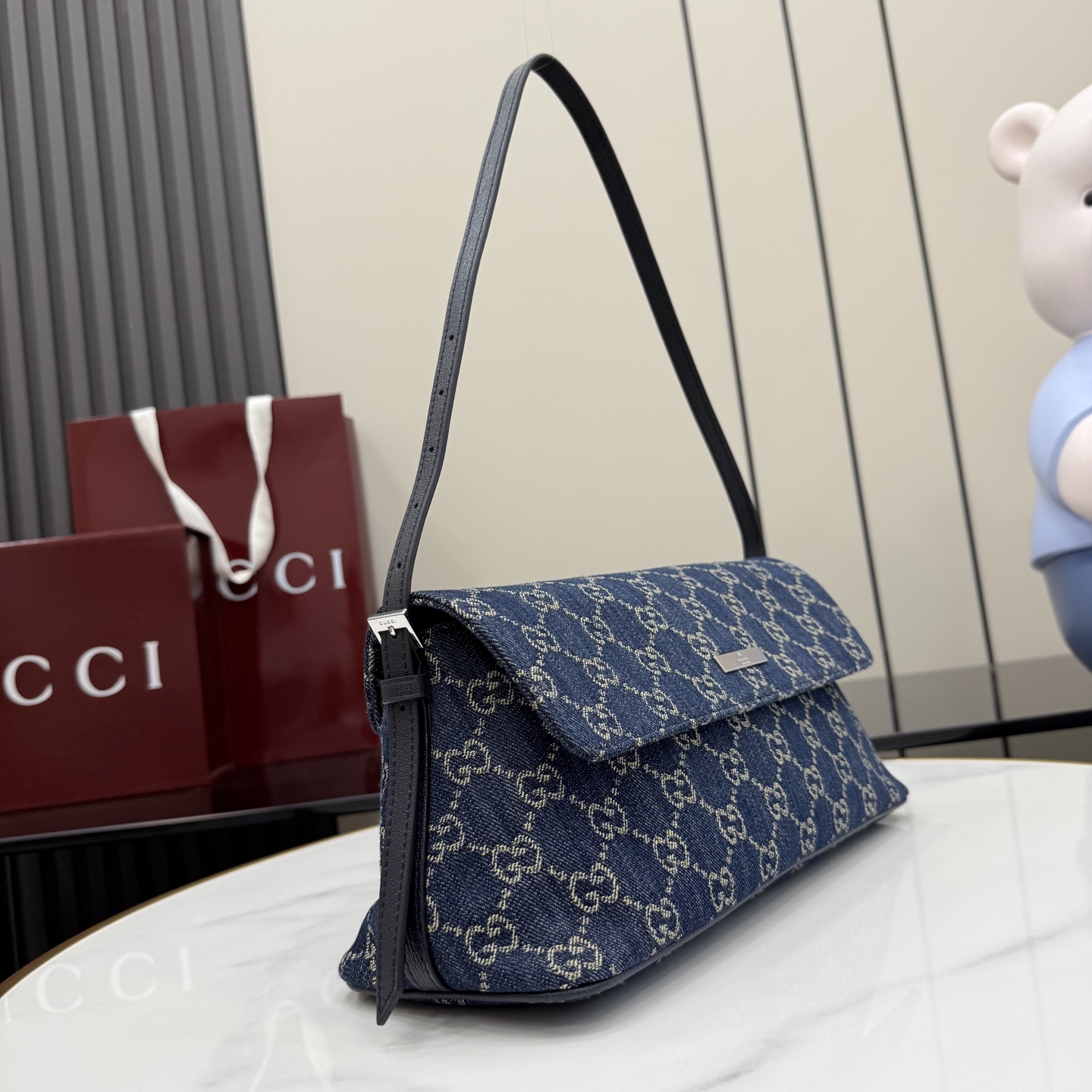 [Gucci] 구찌 (Generation) 워시드 GG 데님 숄더백 가방