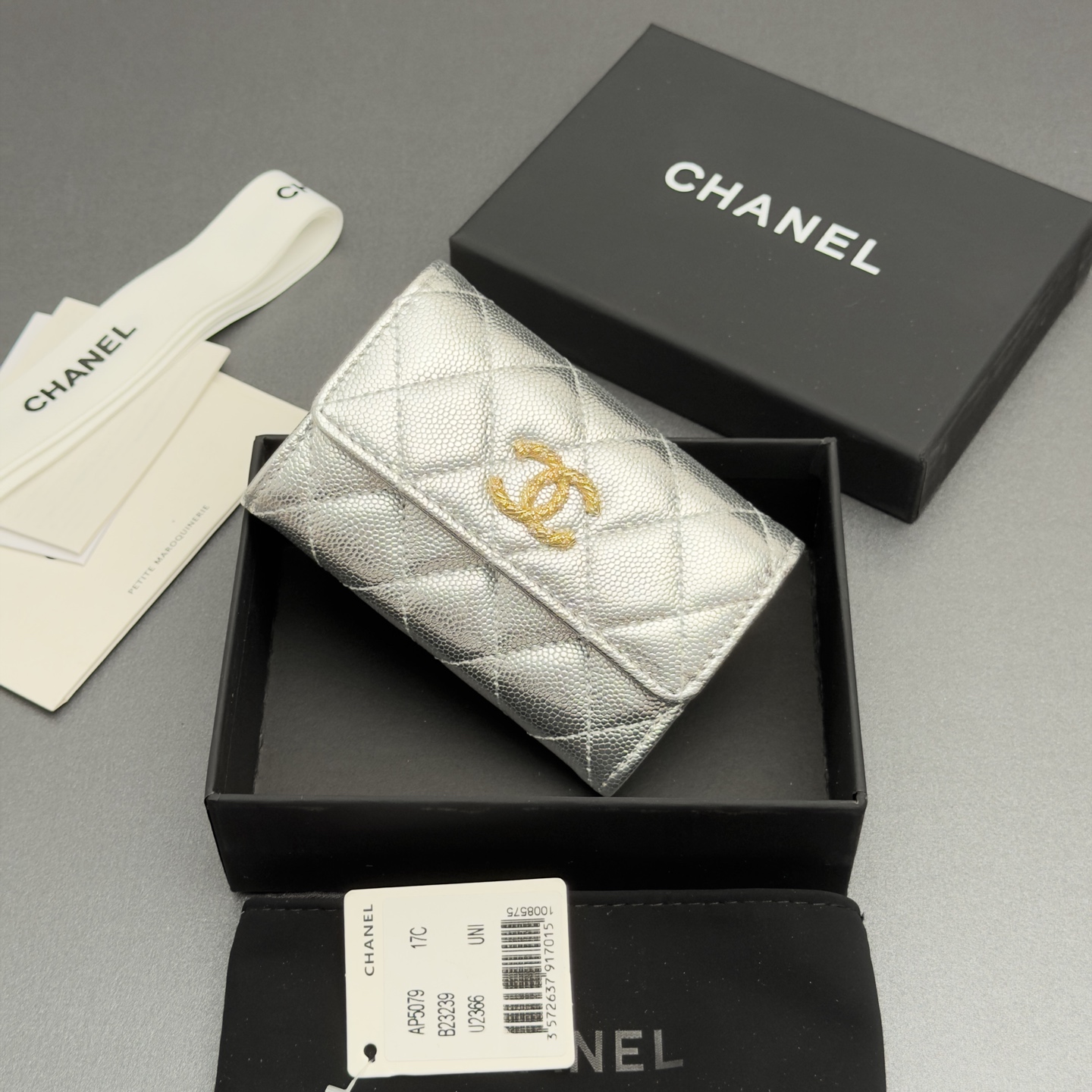 [Chanel] 샤넬 26SS 캐비어 멀티 젬스톤 카드 홀더 지갑