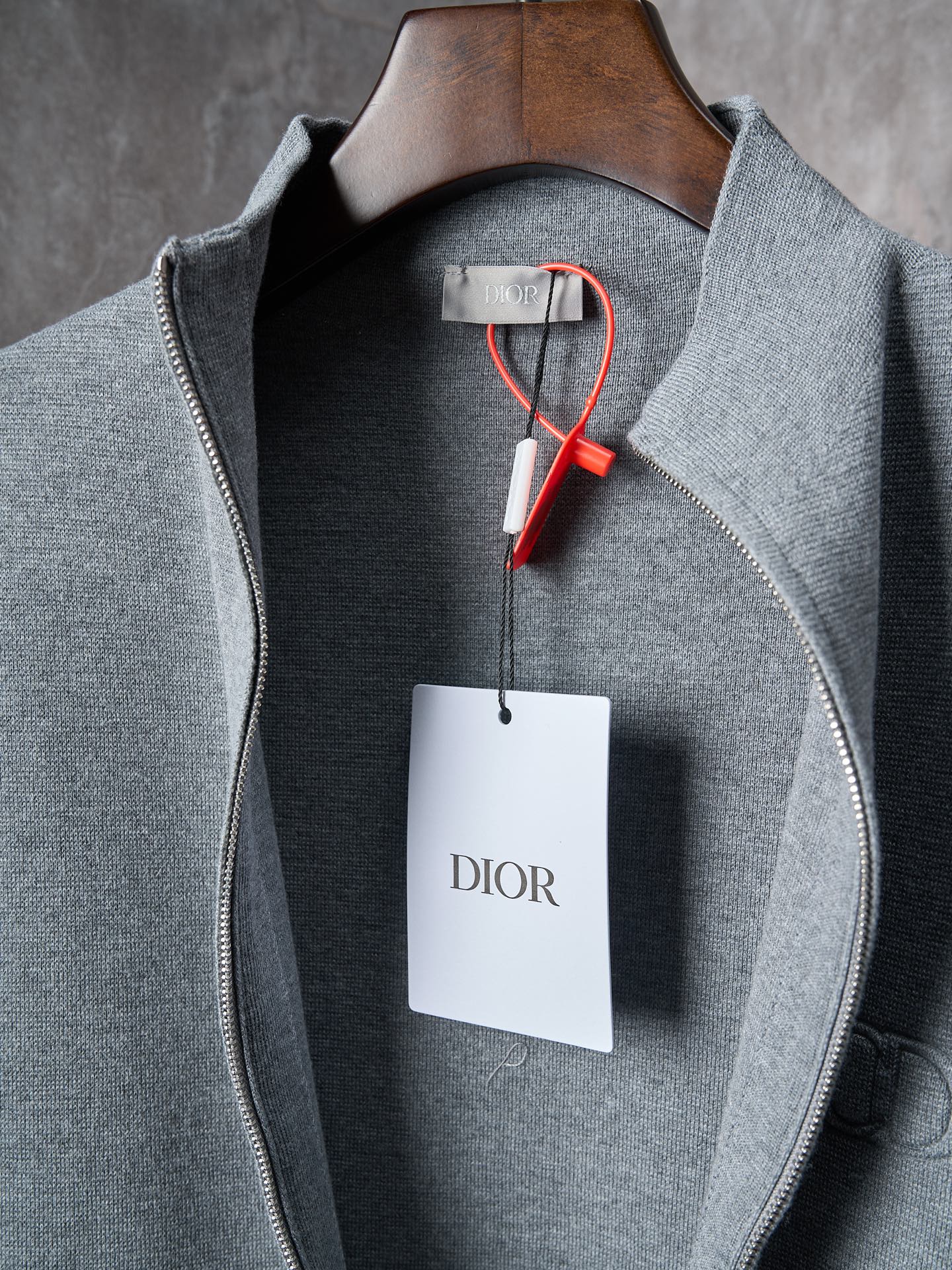 디올(DIOR) CD 엠보 자수 집업 니트 재킷 상의 의류