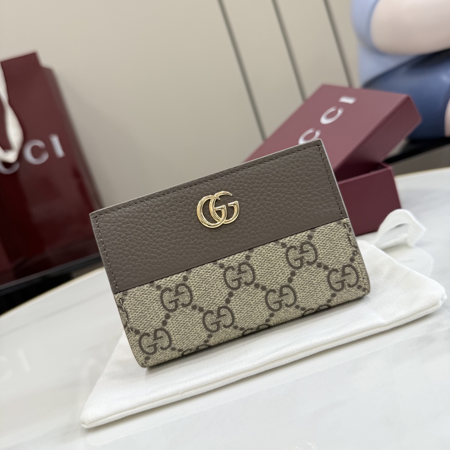 GUCCI 구찌 GG 마몽(GG Marmont) 컬렉션 - 믹스드 소재 컴팩트 지갑