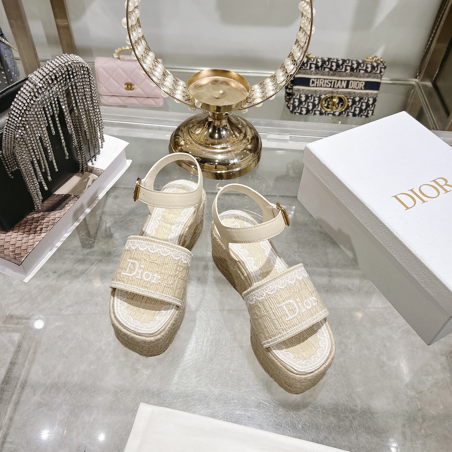 디올(DIOR) Dway 로고 자수 에스파드류 웨지 샌들 신발