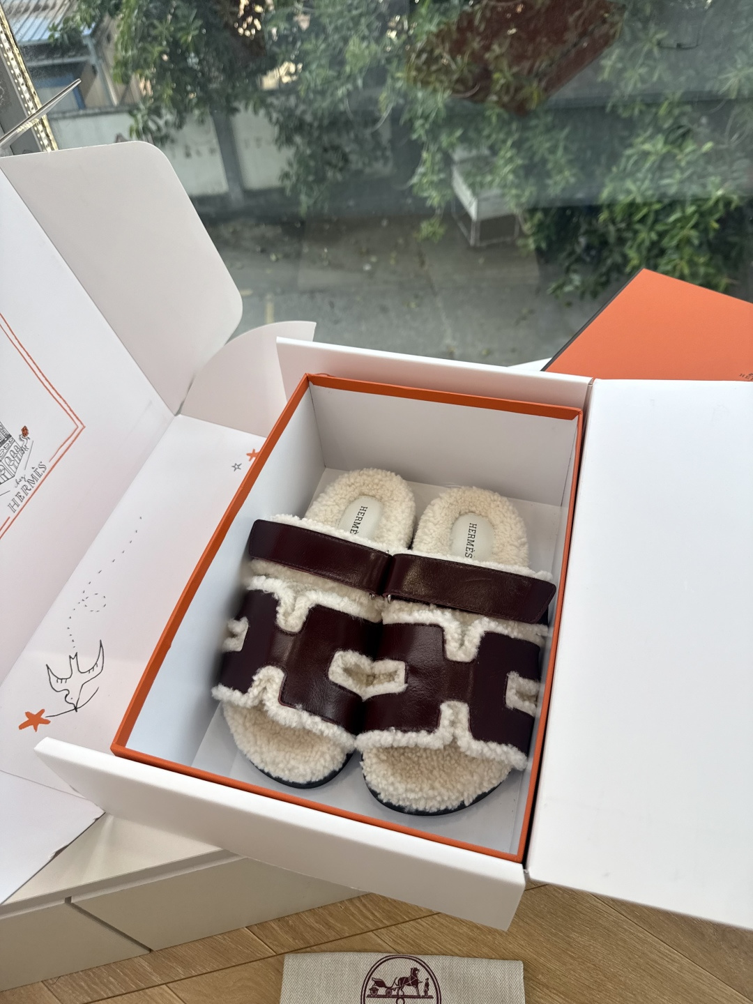 에르메스(HERMES) 시어링 퍼 뮬 슬리퍼 신발