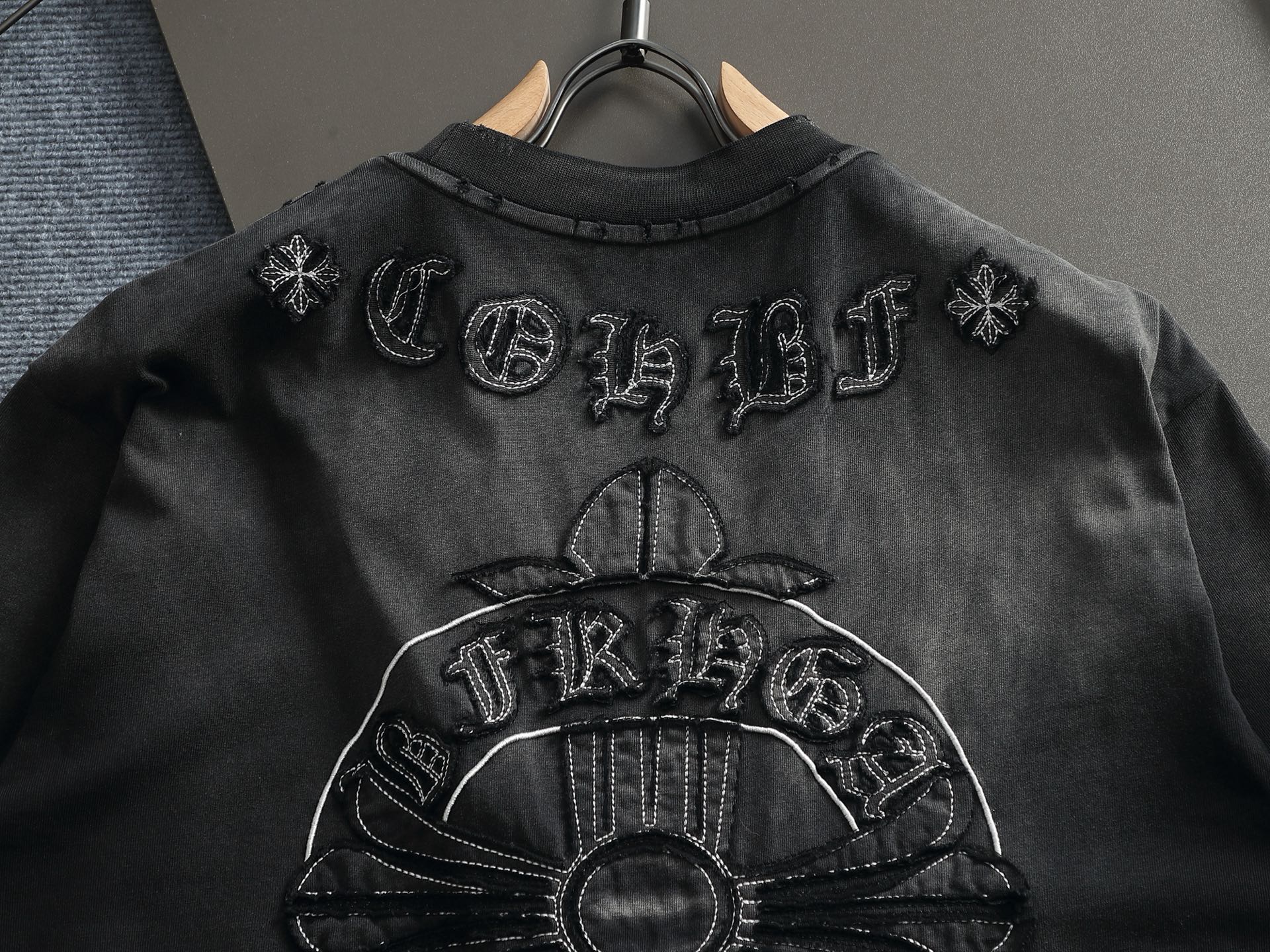 크롬하츠(CHROME HEARTS) 자수 워싱 반팔 티셔츠 상의 의류